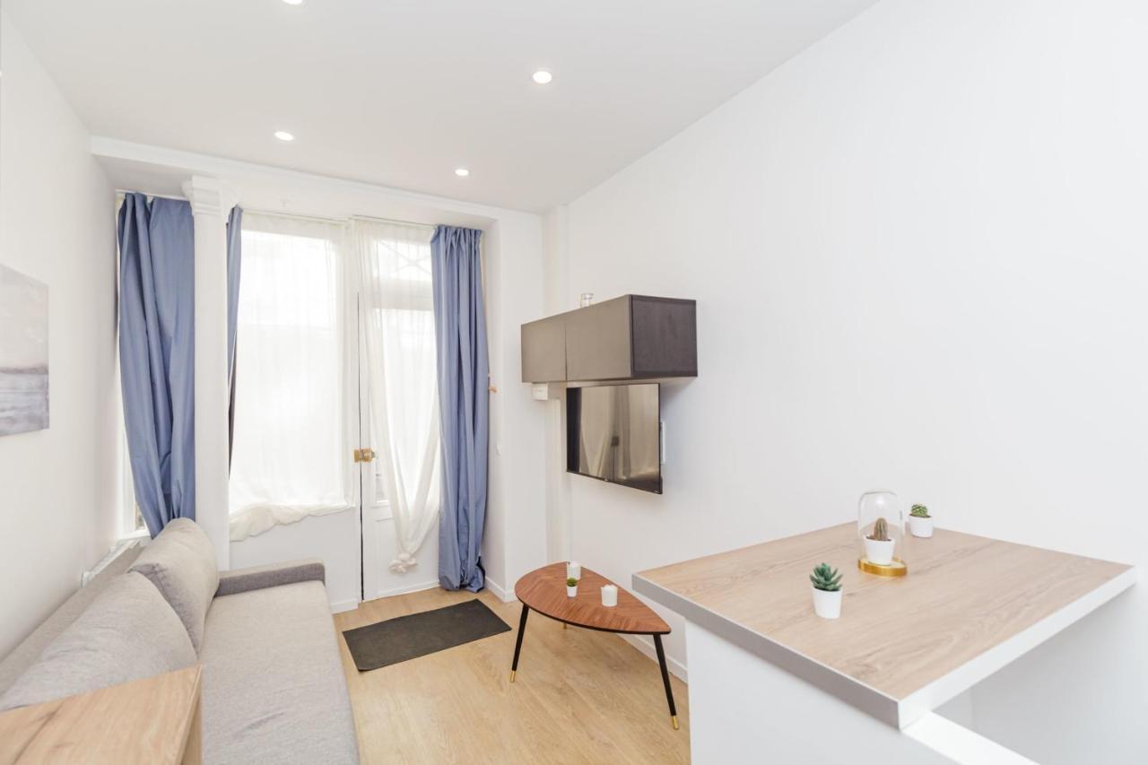 Nice Apartment Renovated And Bright Street Side Париж Екстериор снимка