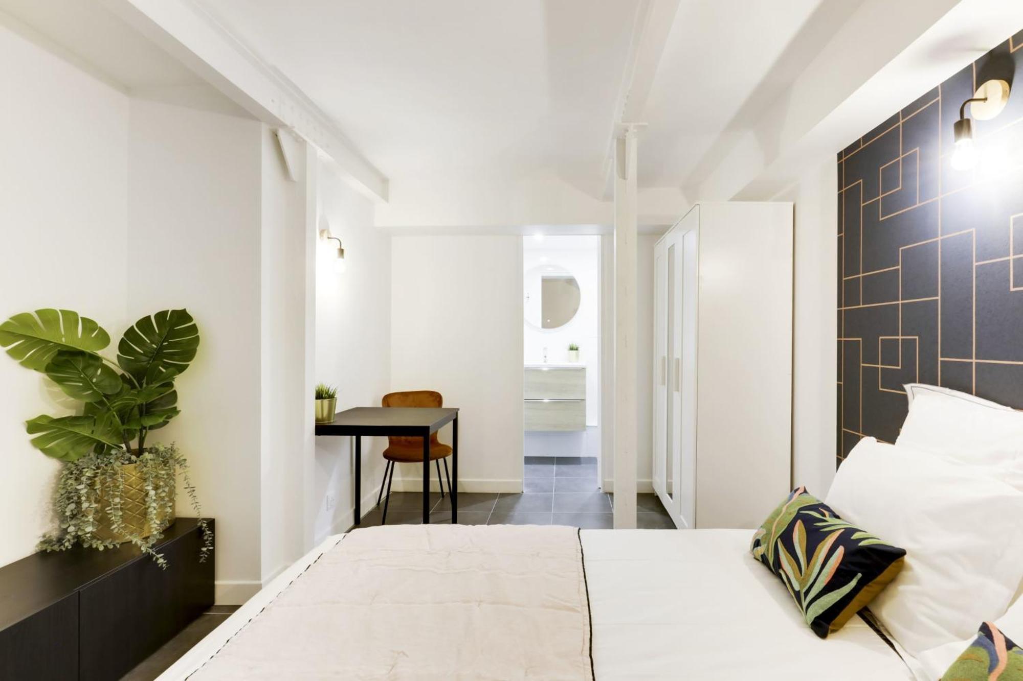 Nice Apartment Renovated And Bright Street Side Париж Екстериор снимка
