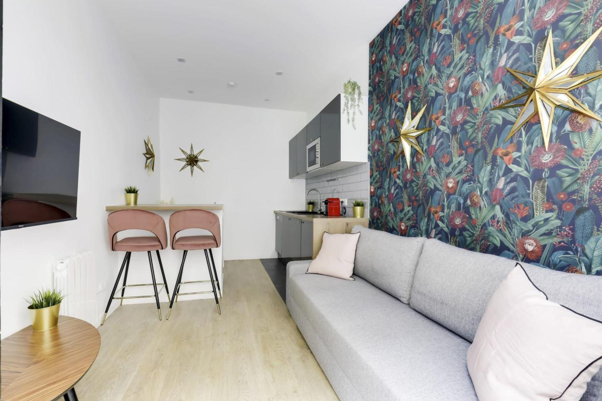 Nice Apartment Renovated And Bright Street Side Париж Екстериор снимка